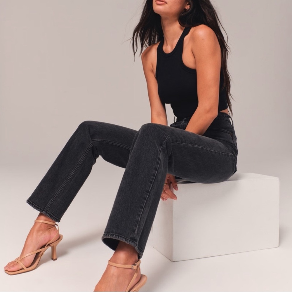 NEW Abercrombie & Fitch Black Curve Love Ultra High Rise 90s Straight Jean